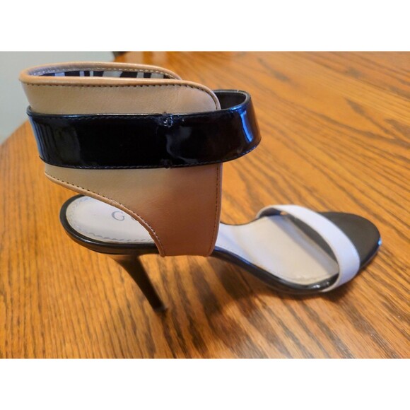 GUESS Women Size 7M Black Patent Leather Stiletto Heels 4.5 Cream and Tan - Picture 9 of 14